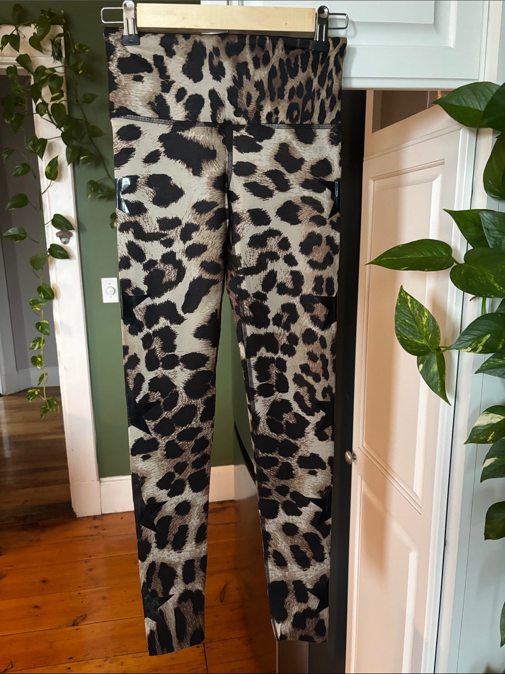 Leopard Print Leggings - Black and Tan with Stars